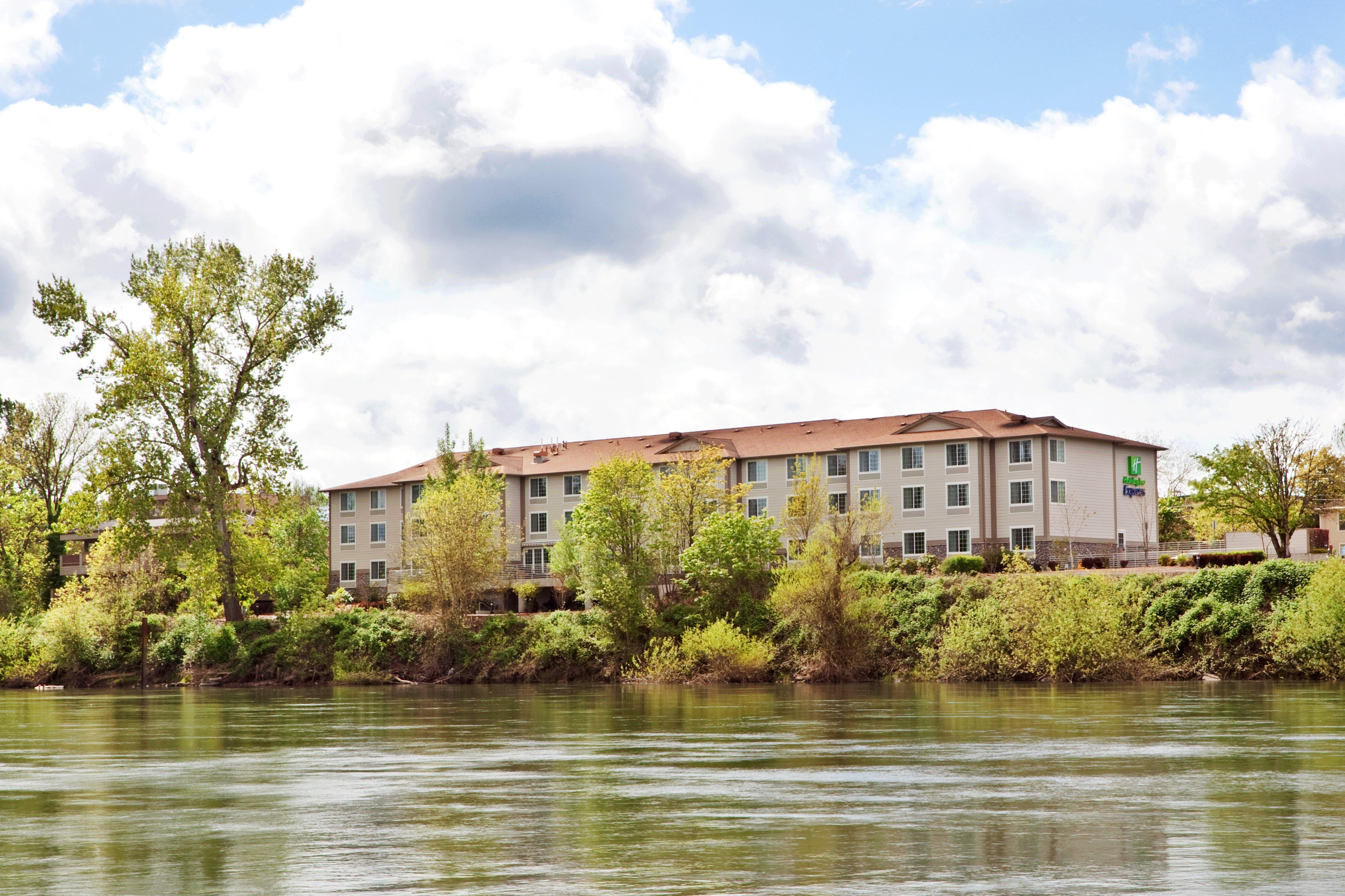 Holiday Inn Express Corvallis-On The River By Ihg Exterior foto