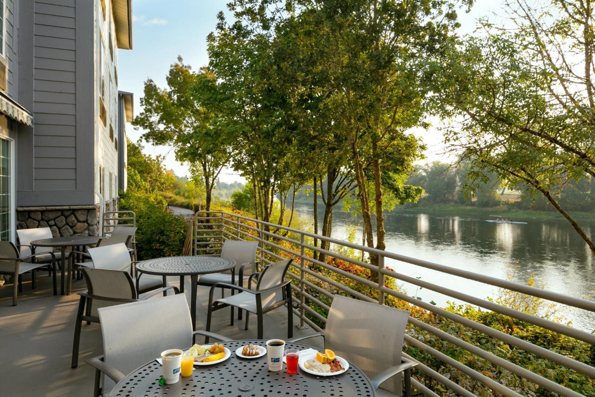 Holiday Inn Express Corvallis-On The River By Ihg Exterior foto