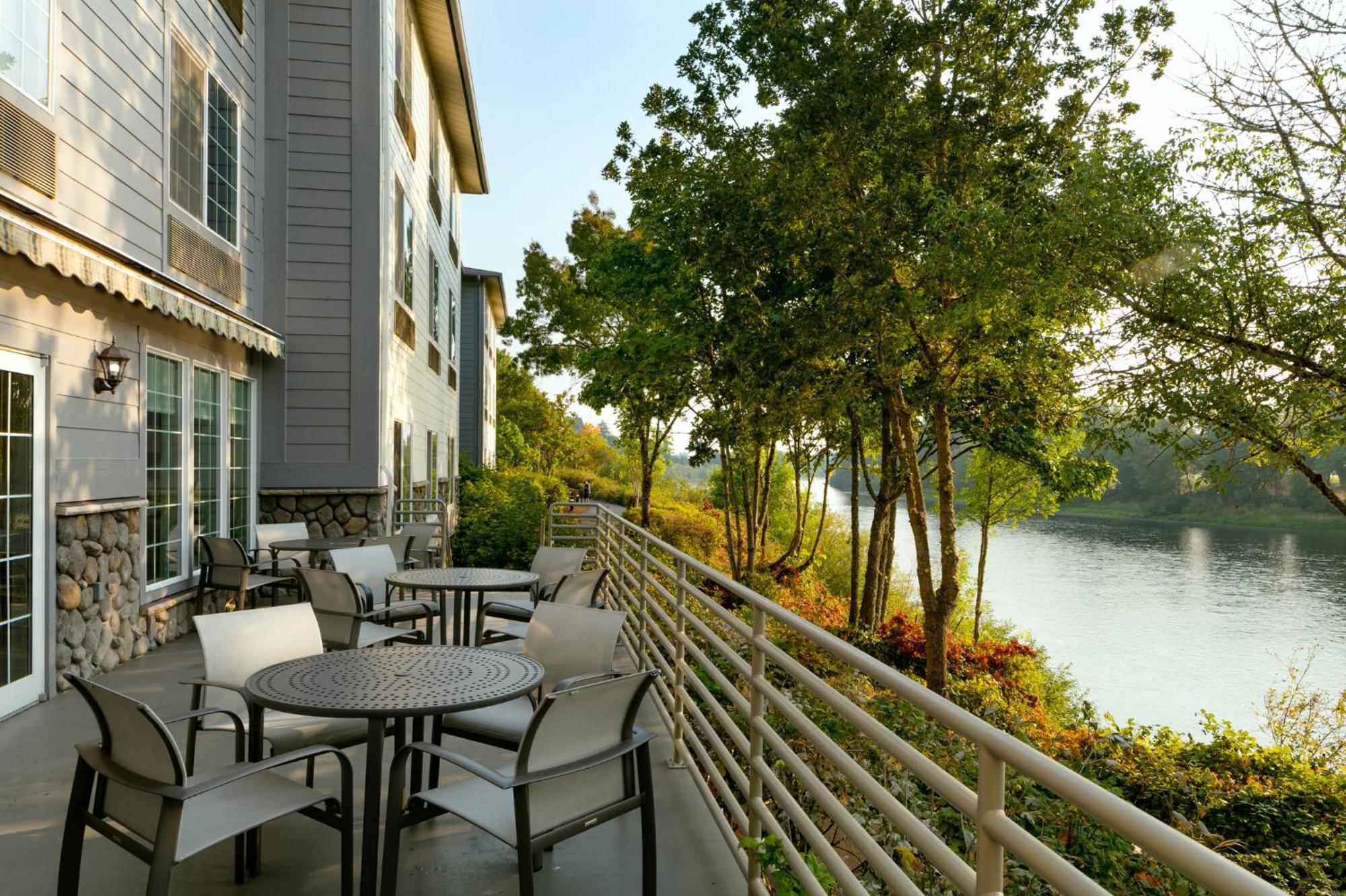 Holiday Inn Express Corvallis-On The River By Ihg Exterior foto